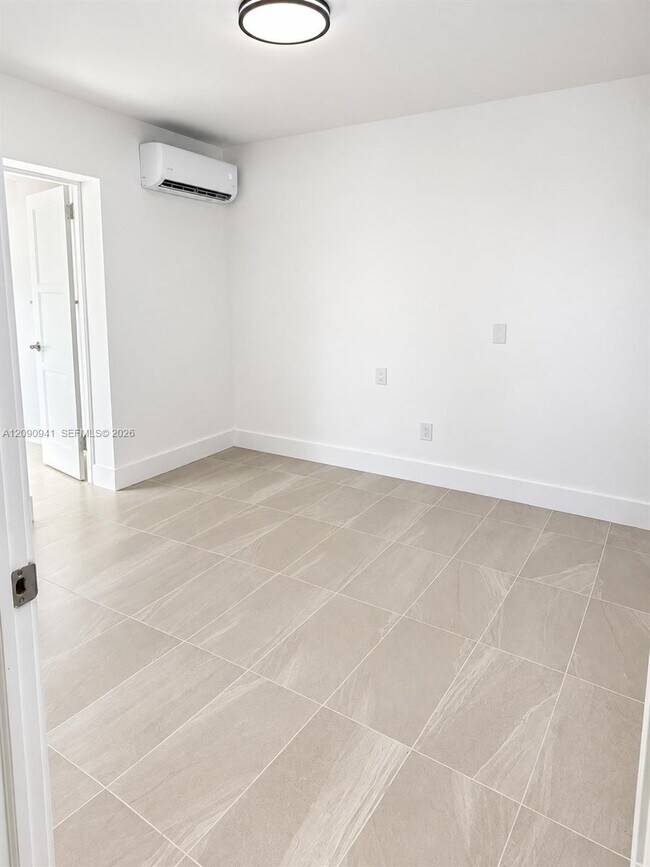 Foto del edificio - 6765 SW 34th St