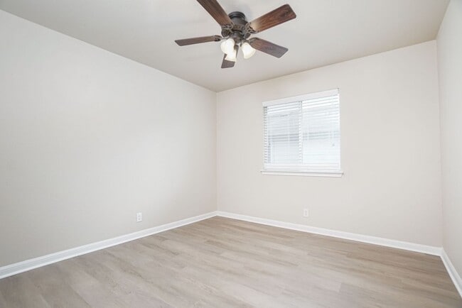 Building Photo - 3912 Whisper Fld
