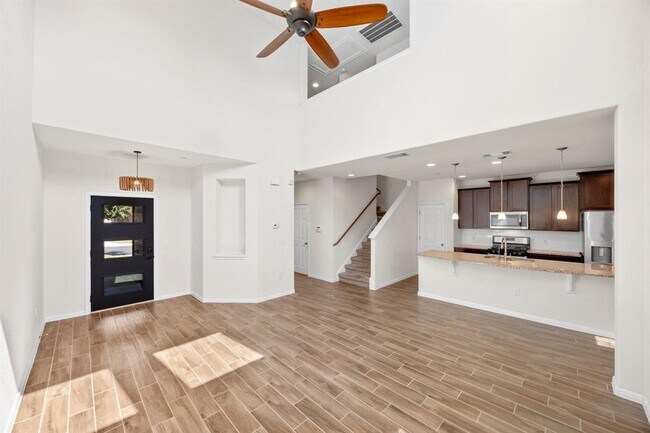 Foto del edificio - 2304 S Lakeline Blvd