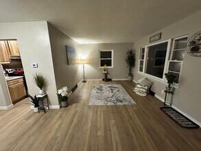 Building Photo - 1126-1128-1128 Byron Ave