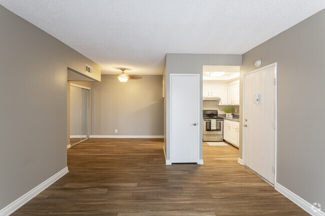 1HAB, 1BA - 754 ft² - Mesa Village Apartments