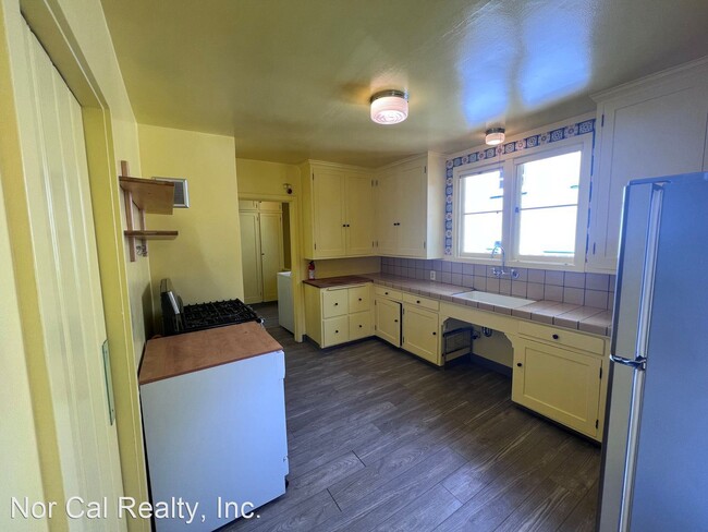 3 br, 2 bath House - 1702 Arch Street - 4