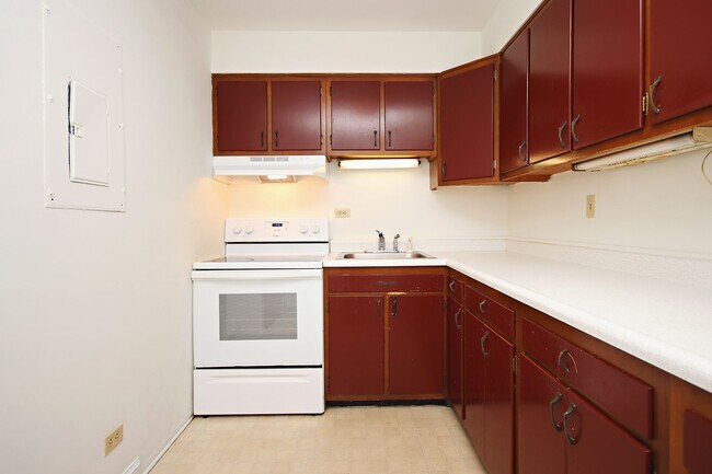 Foto del edificio - Student-Friendly Ivy Rd Apartment Near Foo...
