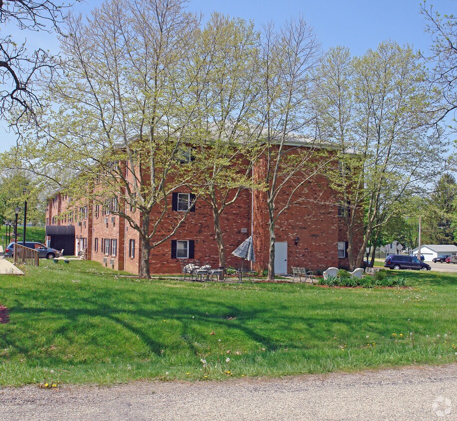Charleston Court 101 E Columbus Rd South Charleston OH 45368 Charleston Court 101 E Columbus Rd South Charleston OH 45368