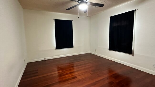 Foto del edificio - 802 N Kickapoo Ave