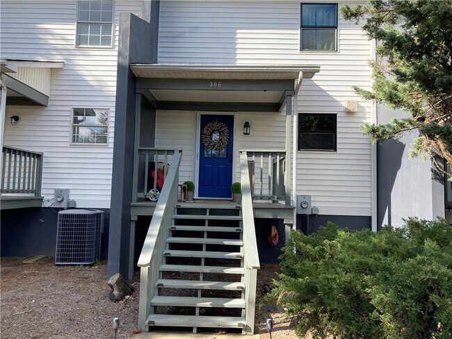 Building Photo - 386 Mountain Dr