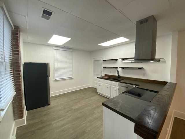 Foto del edificio - 75 Heiskell Ave