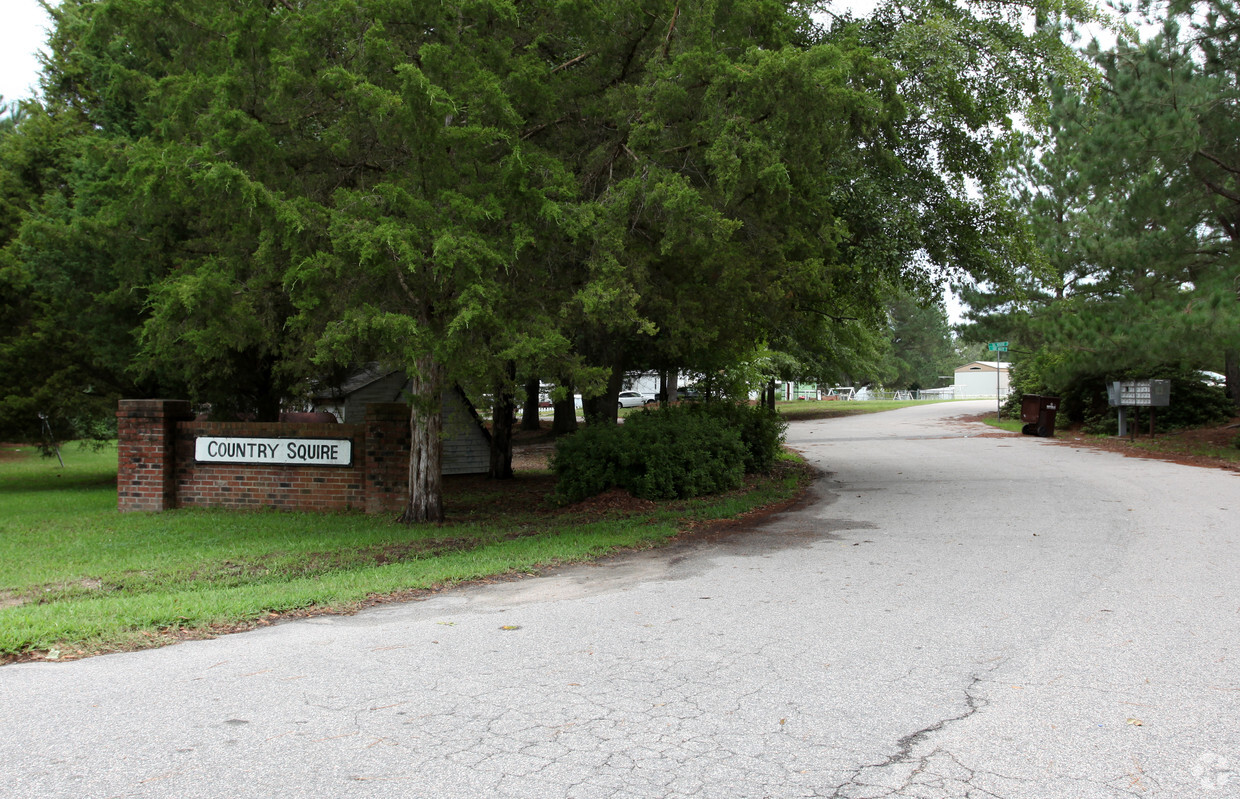 Primary Photo - Country Squire Mobile Home Park