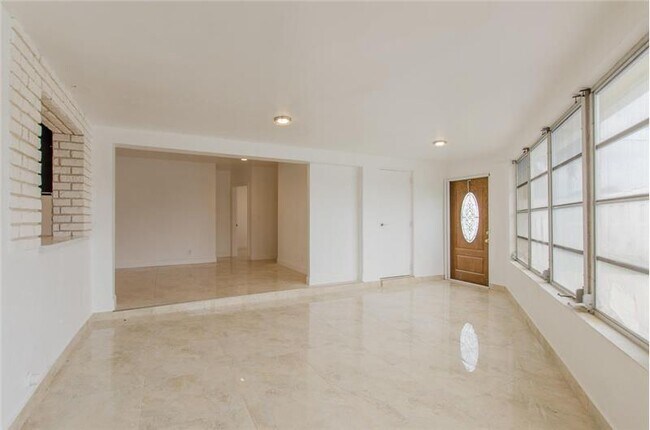 Foto del edificio - 102 St Cloud Ln