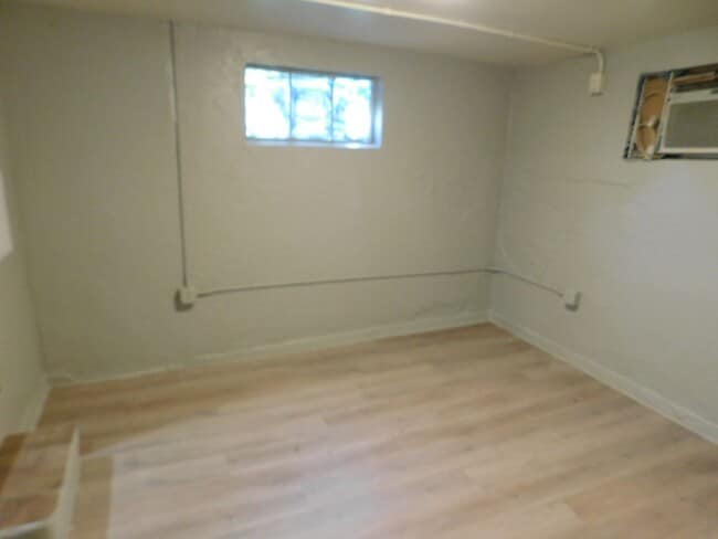 Building Photo - 1116 W Dayton Ave