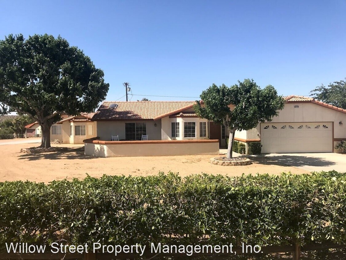 Primary Photo - 4 br, 3 bath House - 57870 Juarez Dr