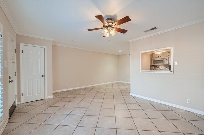 Foto del edificio - 7920 Rockwood Ln