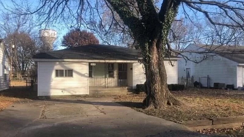 Primary Photo - 2024 Pawnee Ave