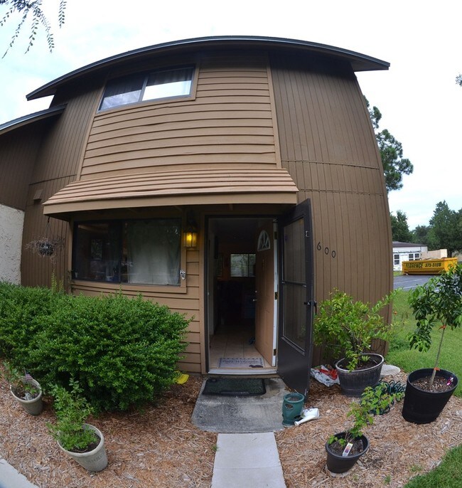 Building Photo - 4600 NW 41st Pl