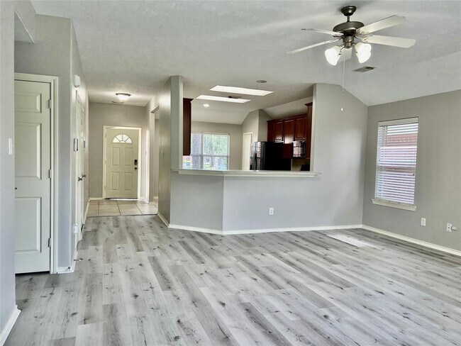 Building Photo - 24631 Hampton Lakes Dr