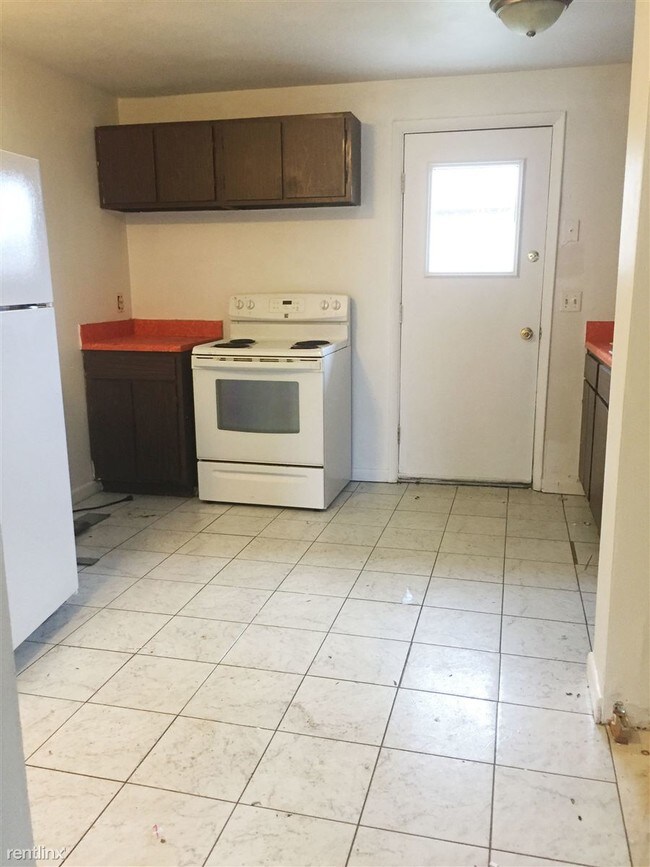 Building Photo - 2 br, 1 bath House - 5108 Ocala Dr