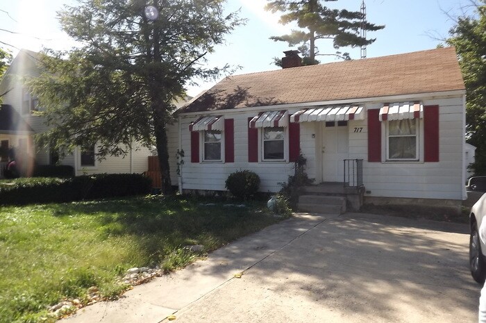 Primary Photo - Charming 3-4 Bedroom 2 Bath Home in Fairborn