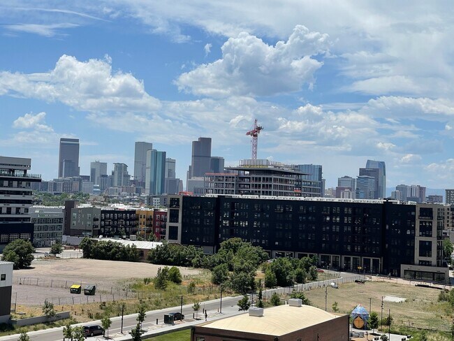 Building Photo - Flora RiNo