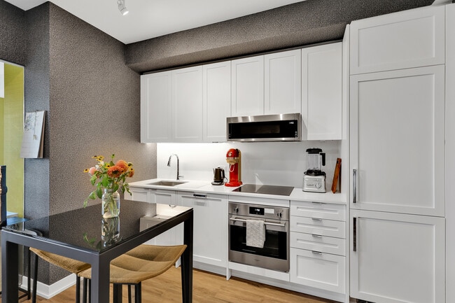 Building Photo - 250 Lawrence Ave W