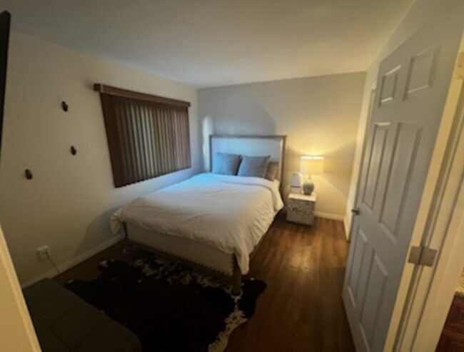 Foto del edificio - 2651 A St