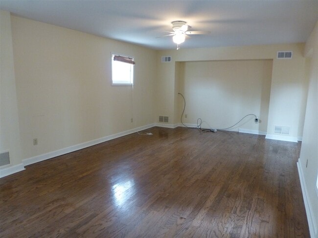 Building Photo - 66 E Pontotoc Ave