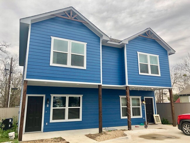 Building Photo - 2108 Cavitt Ave