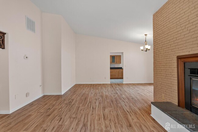 Foto del edificio - 29 Whittney Ct