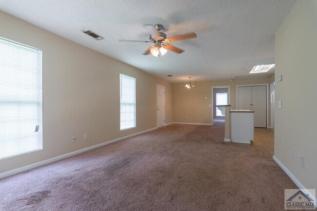 Building Photo - 225 Conrad Dr