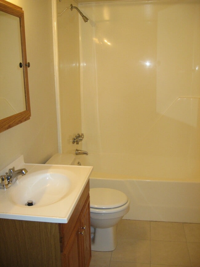 Building Photo - Pebble Creek