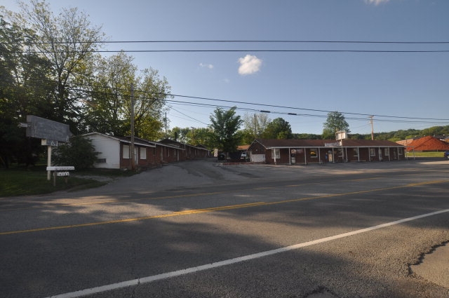 Building Photo - 616 E Main St