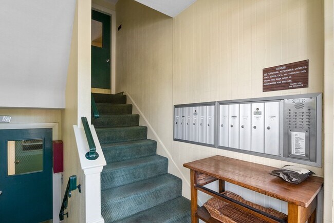 Foto del edificio - 210 Hillside Ave