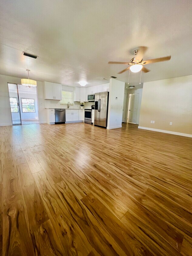 Foto principal - 4611 56th St W