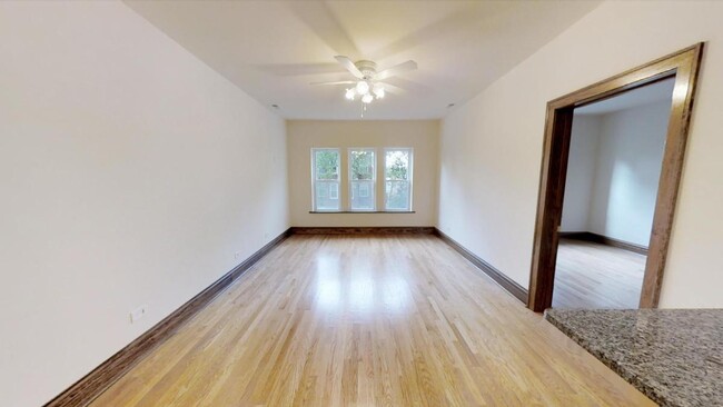 Foto del edificio - 4957 N Whipple St