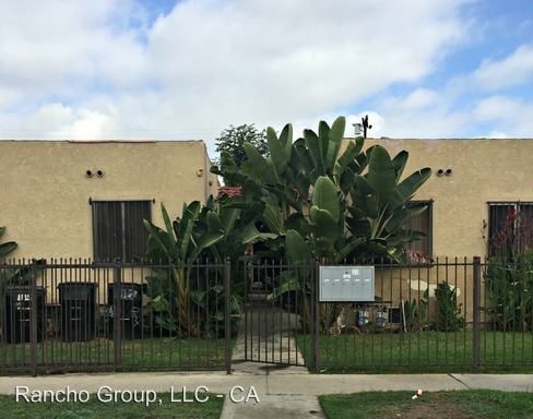 Primary Photo - 1135 E 67th St