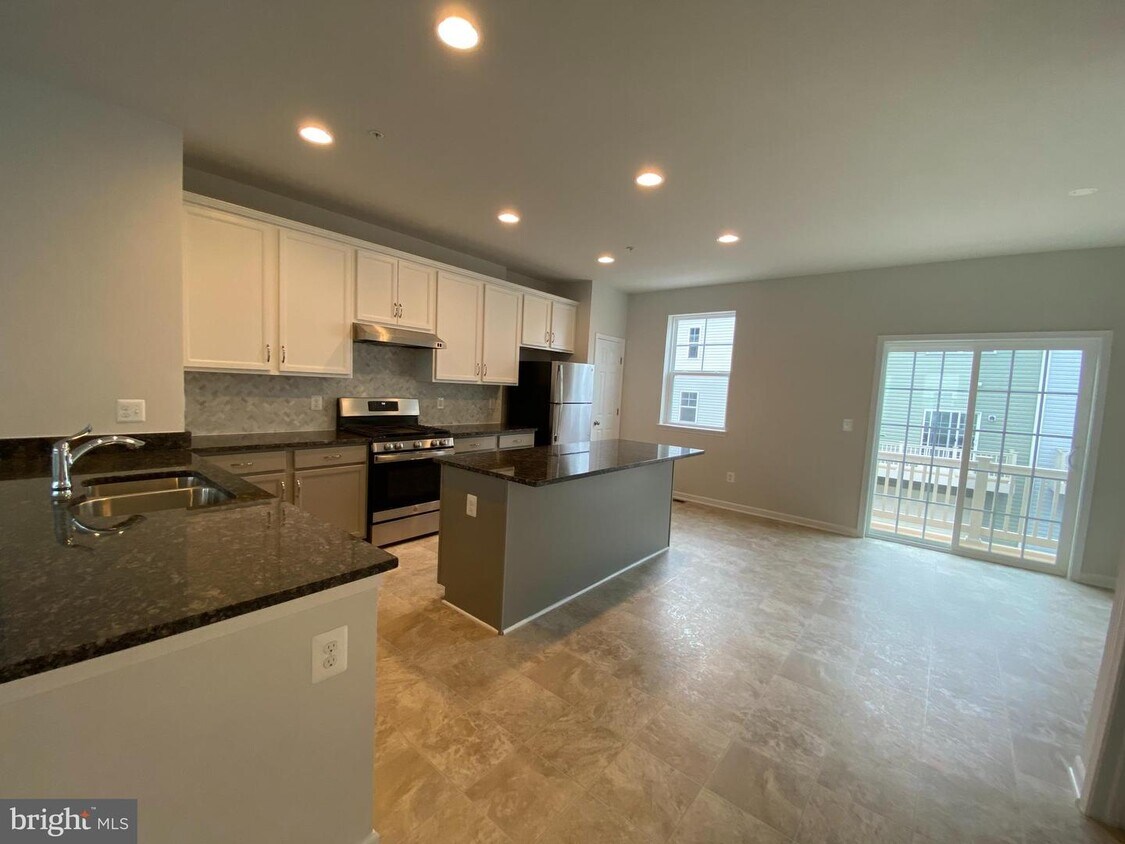 14311 Summit View Ln, Rockville, MD 20850 Townhome Rentals in