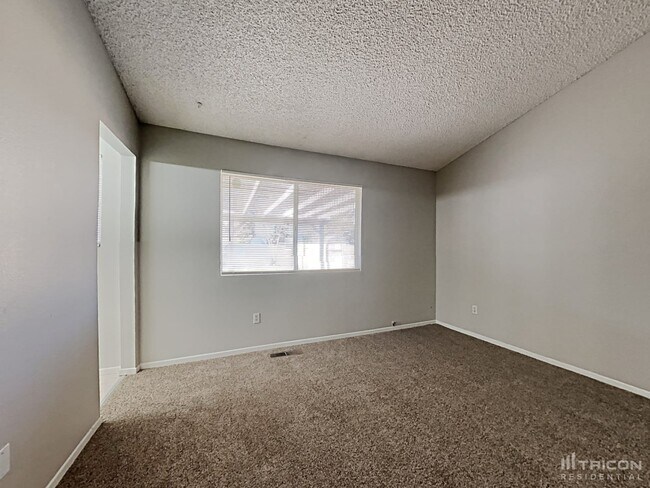 Foto del edificio - 8105 Shifting Sands Dr