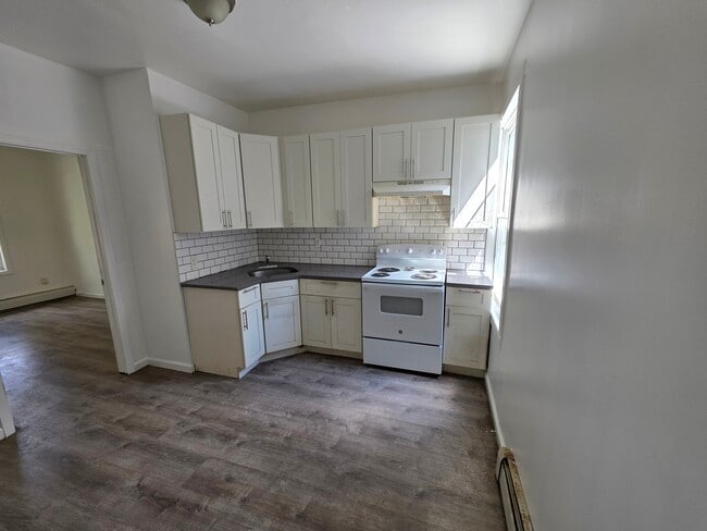 Foto del edificio - 18717 Linden Blvd