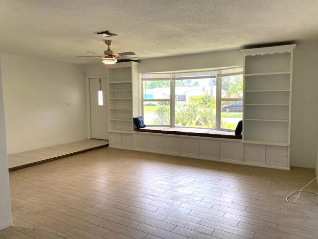 Photo - 4117 Van Buren St House