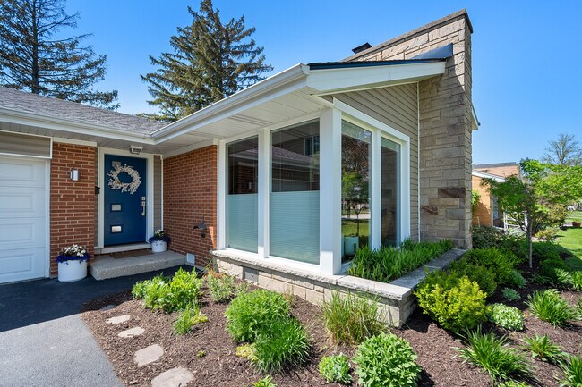 Foto del edificio - 411 Huntington Ln