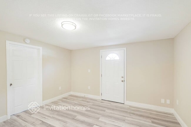 Building Photo - 7111 Dellwood Dr
