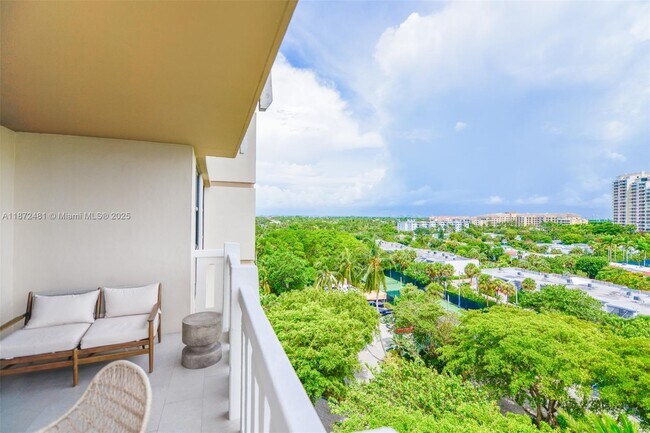 Building Photo - 1121 Crandon Blvd