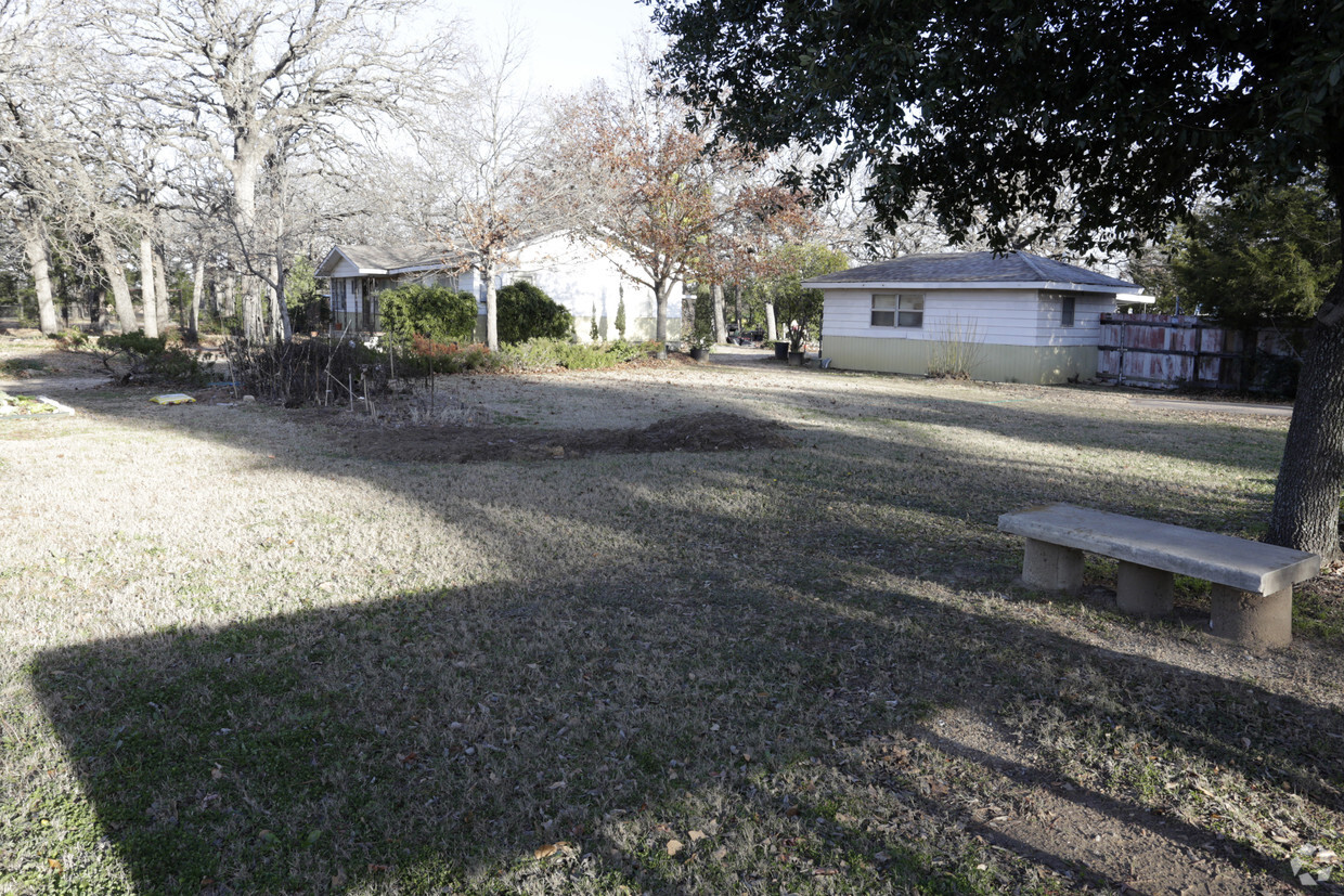 Building Photo - Diamond Oak Retirement Resort