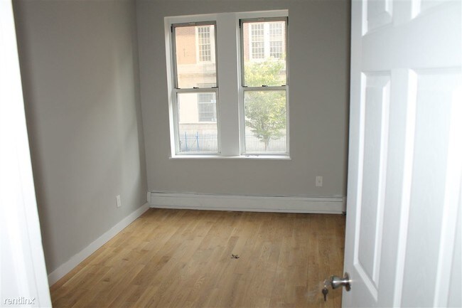 Building Photo - 1605 Park Pl
