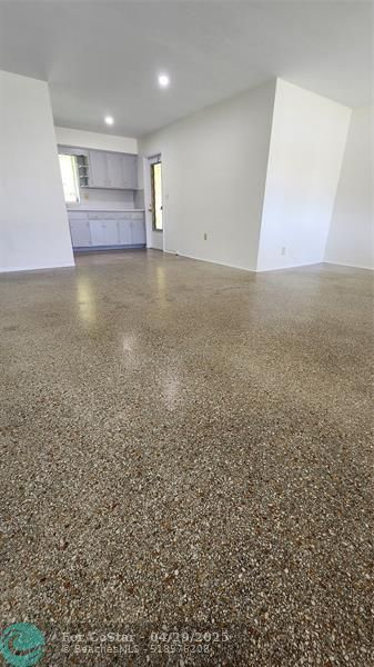 Foto del edificio - 2707 NE 32nd St