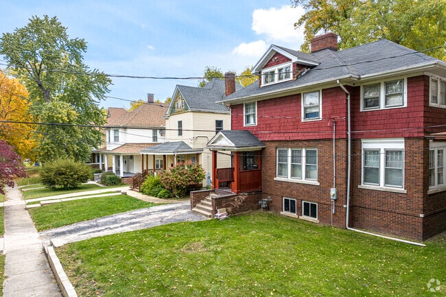 Two and three-bedroom bungalows are housing options in East Peoria.