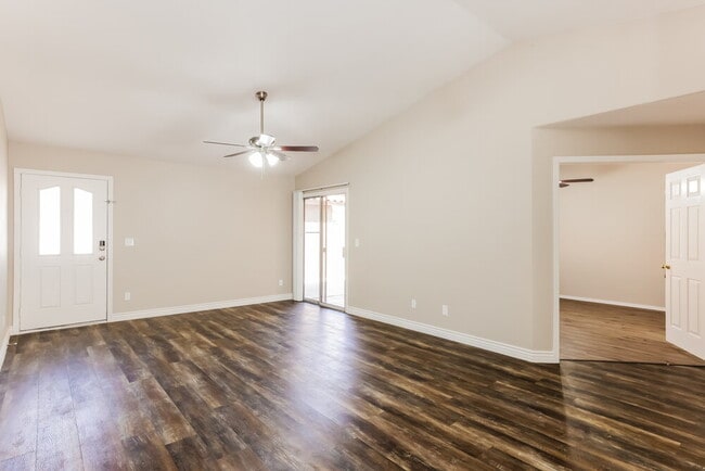Foto del edificio - 18861 N 77th Ave