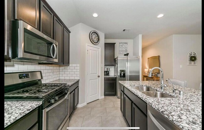 Kitchen - 18331 Arcola Bay Ln