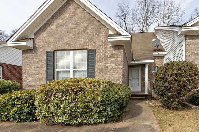 Building Photo - Townhome for Rent in Millbrook