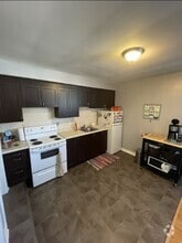 Building Photo - 421 Cottesmore Ave