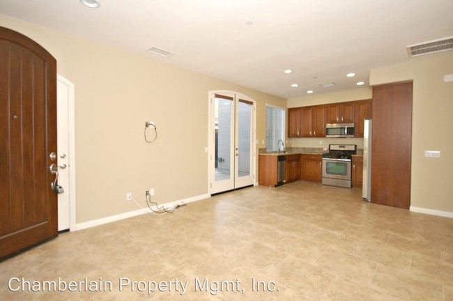 Building Photo - 1097 Buena Vista Way